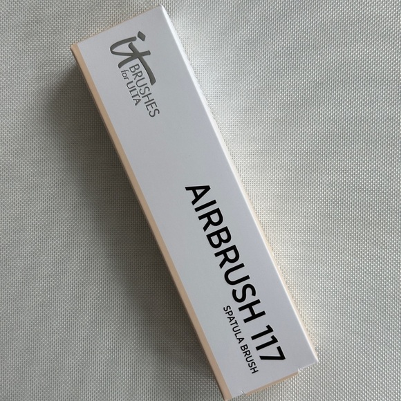 NWT IT Cosmetics Airbrush Spatula Foundation Brush #117 - Picture 4 of 5